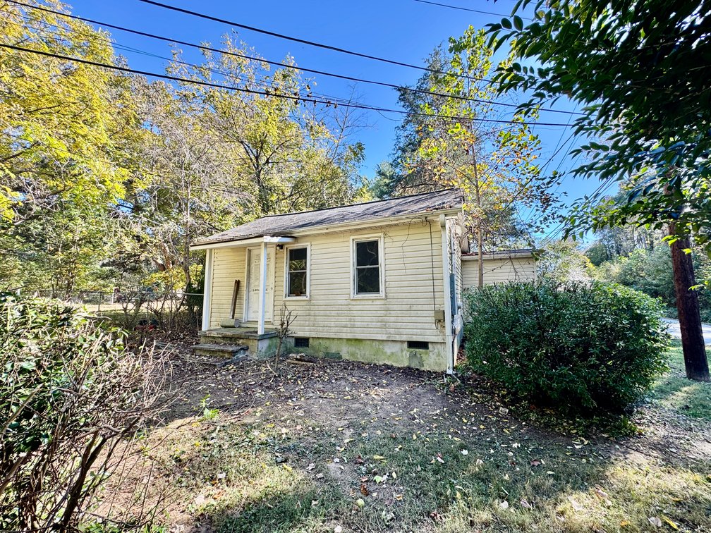 JUDICIAL AUCTION - Urban Home in Yadkinville, NC