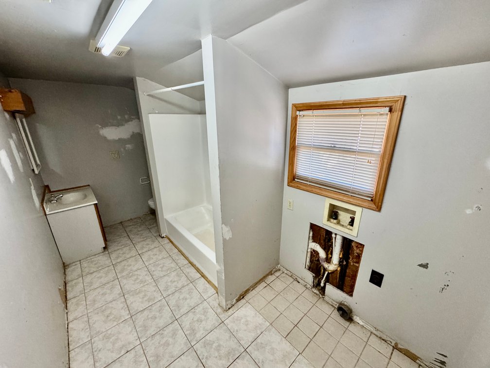 Large Home, Apartment and Acreage on Bell Farm Road, Statesville, NC