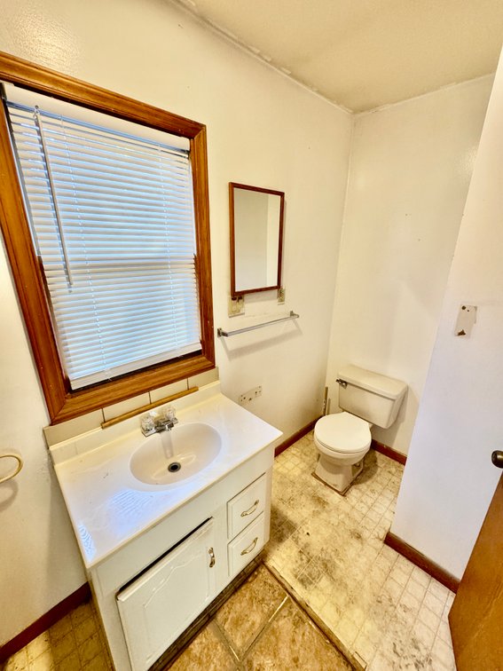 Large Home, Apartment and Acreage on Bell Farm Road, Statesville, NC