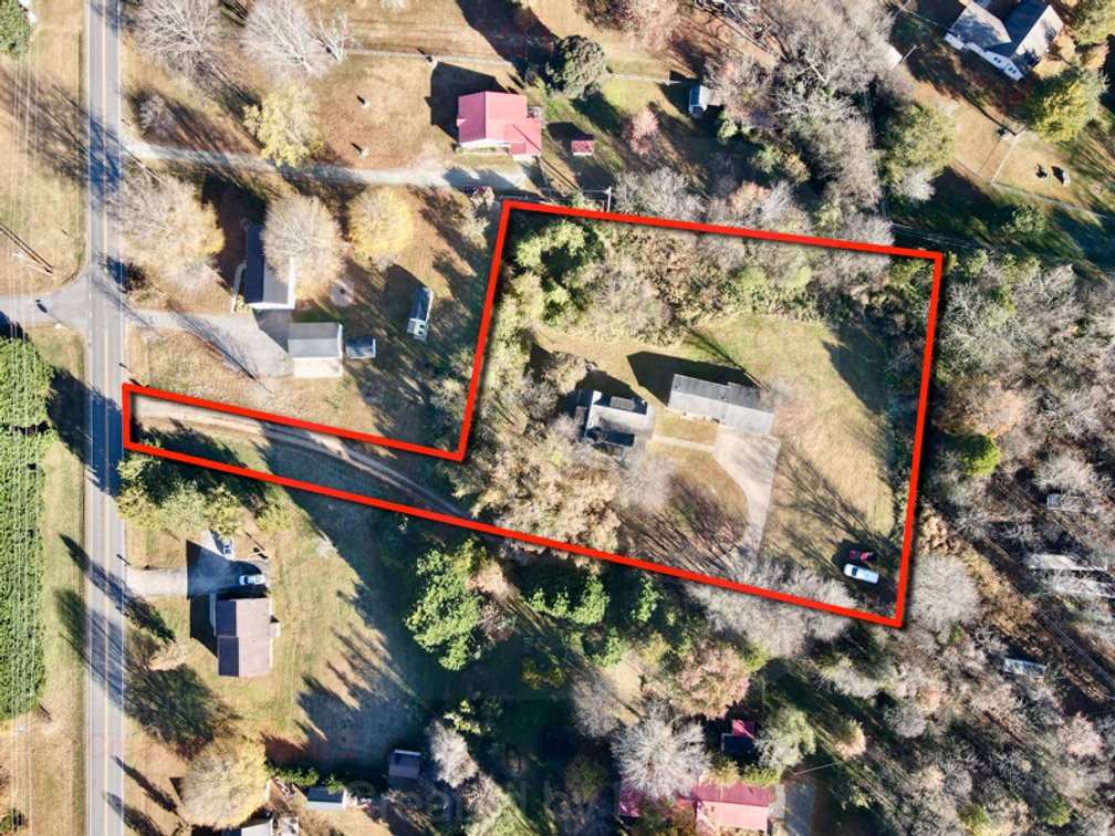 Large Home, Apartment and Acreage on Bell Farm Road, Statesville, NC