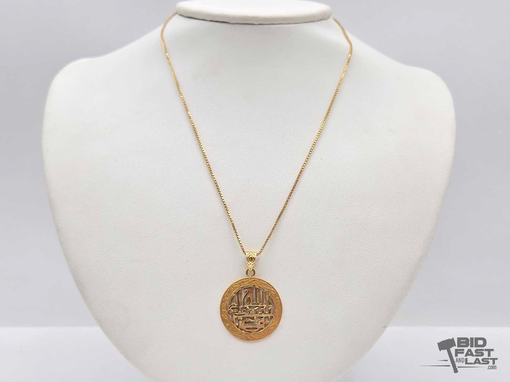 14kt Gold Necklace with Pendant
