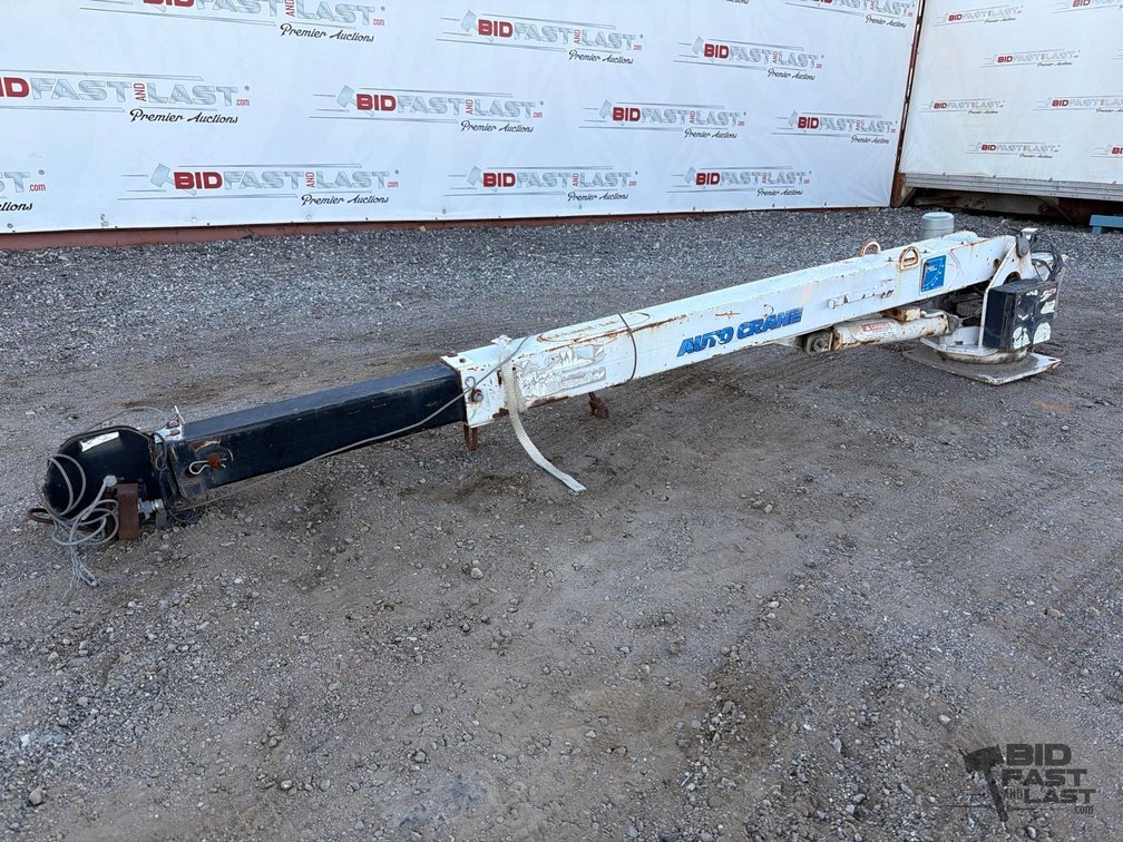 Auto Crane 3203