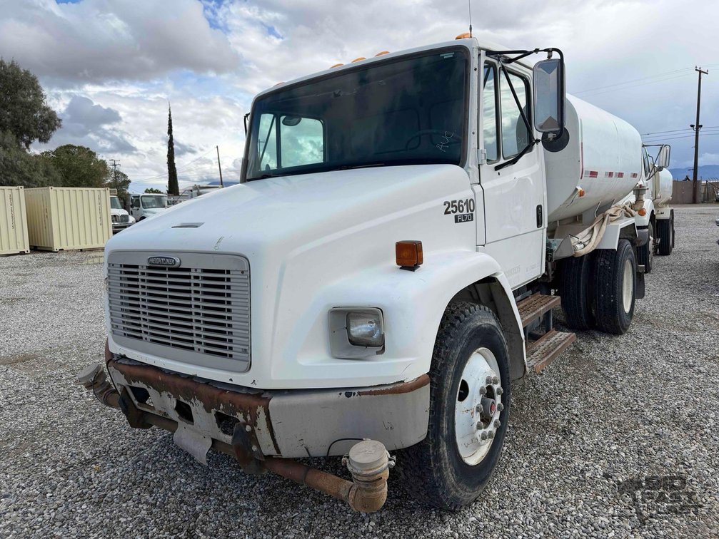 2000 Freightliner FL70 Water Truck