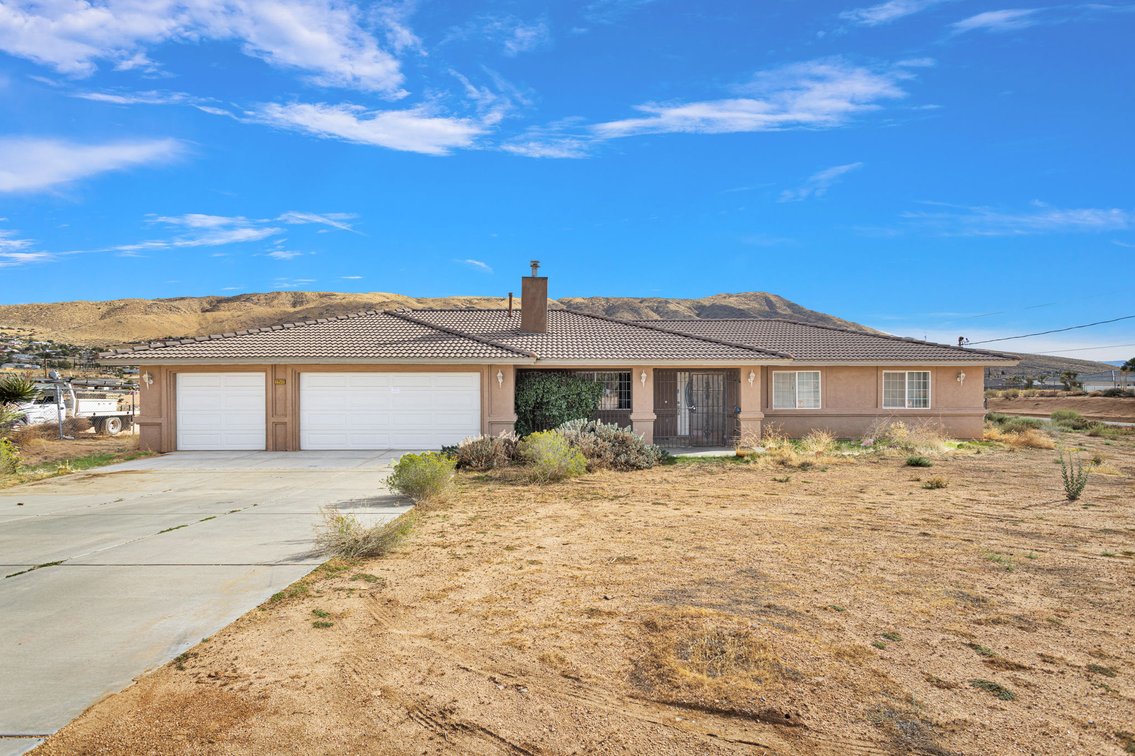 22512 Pacific St, Apple Valley, CA 92308 $475,000