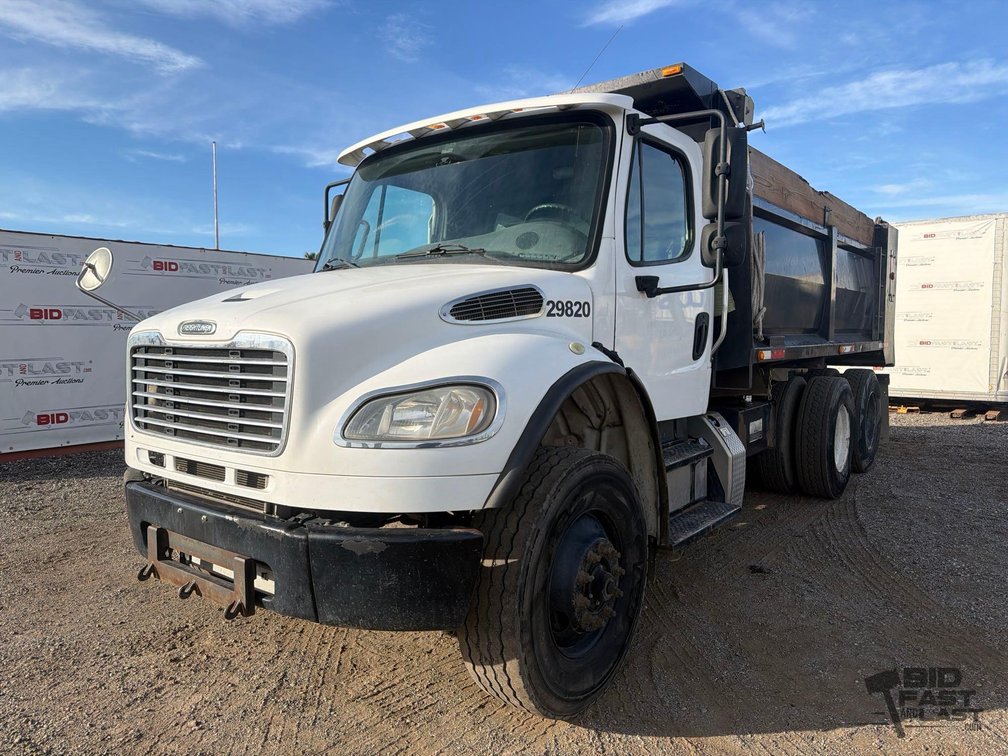 2017 Freightliner M2 106