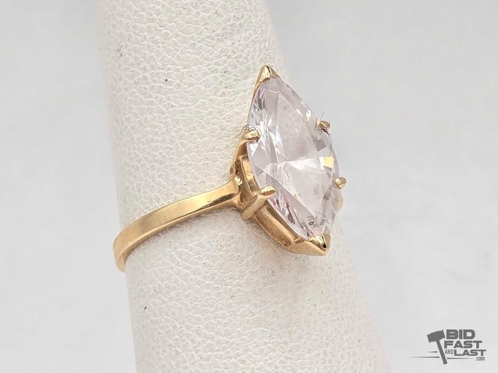 14kt Gold Ring with Marquise Semi-Precious Stone, Size 7