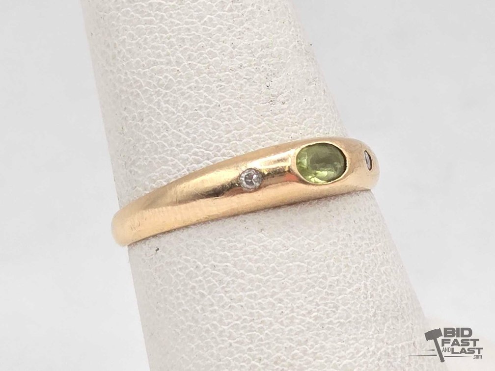 14kt Gold Ring With Semi-Precious Stones, Green Center Stone, Size 8