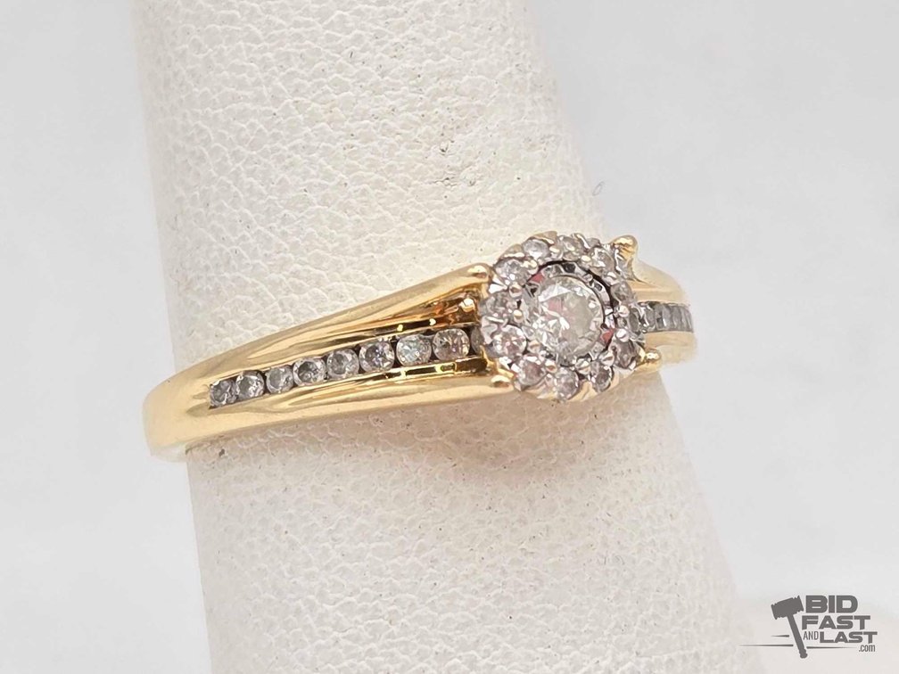 14k Gold Wedding Ring with Center Stone – Size 8, 3.3g