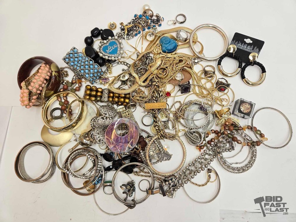 Costume Jewelry Lot: Bangles, Bracelets, Necklaces, Earrings & Rings