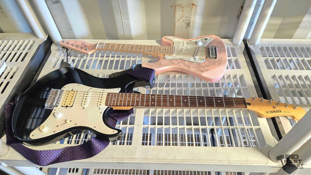 Yamaha EG 112 Guitar and Miscellaneous Guitar