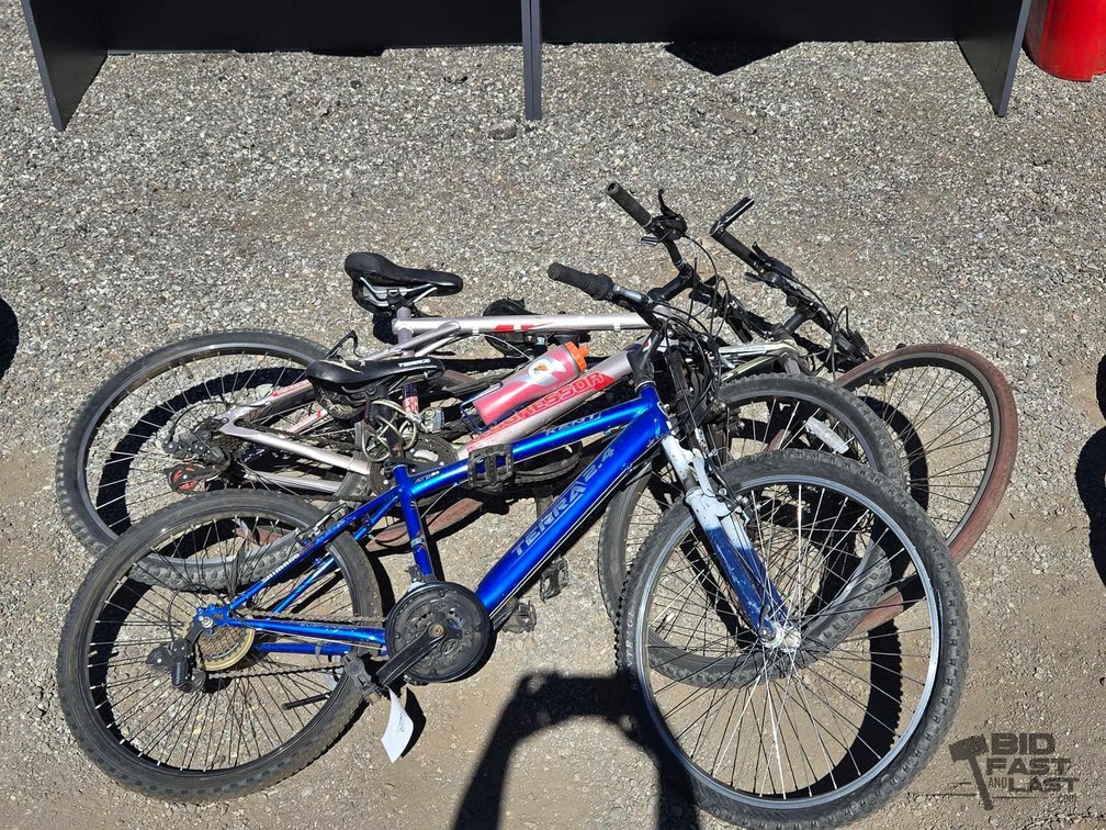 (3) Mixed Moutain Bikes
