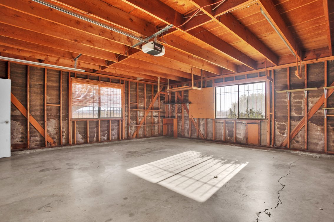 Image for Hesperia Commercial Advantage