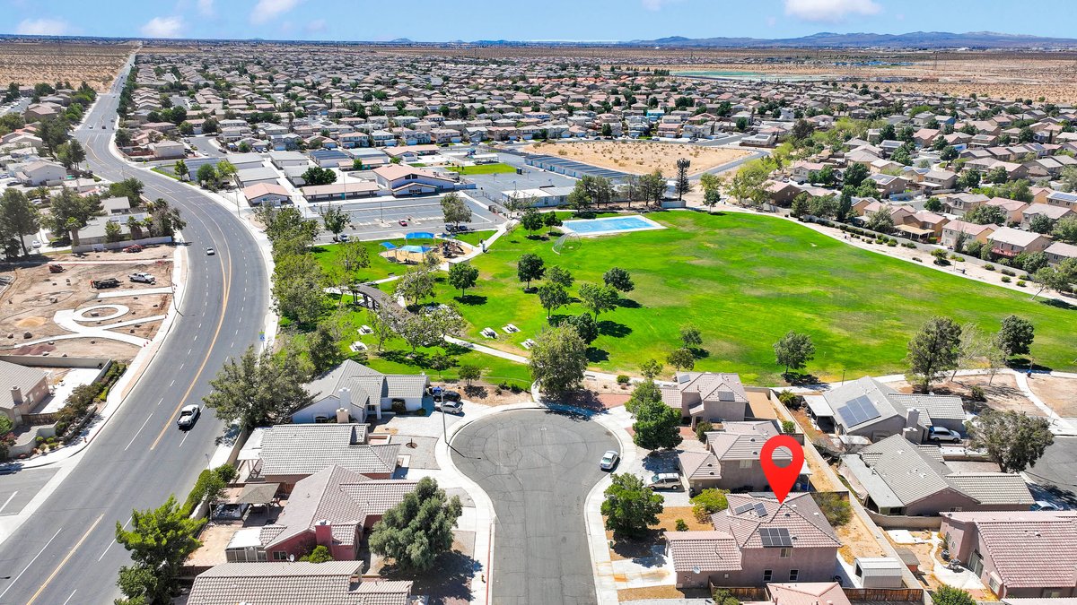 Image for Spacious 4-Bedroom Near the Park