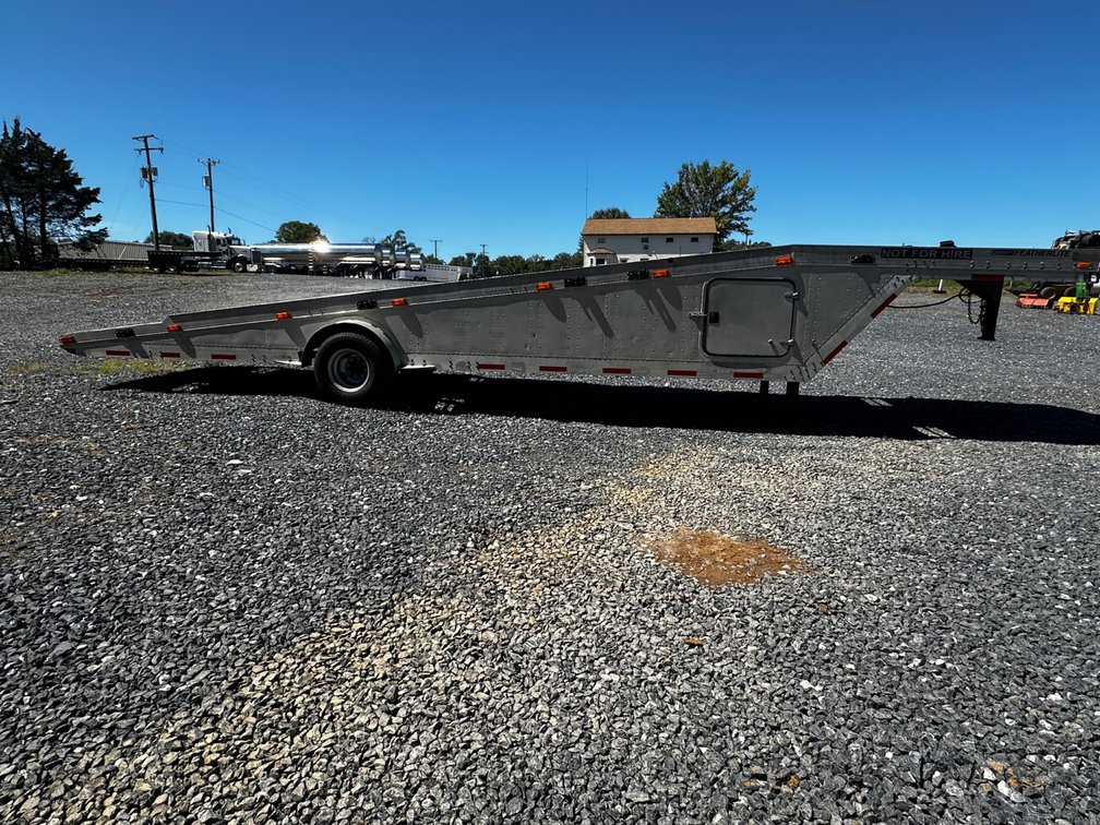 35’ Featherlite Car Hauler