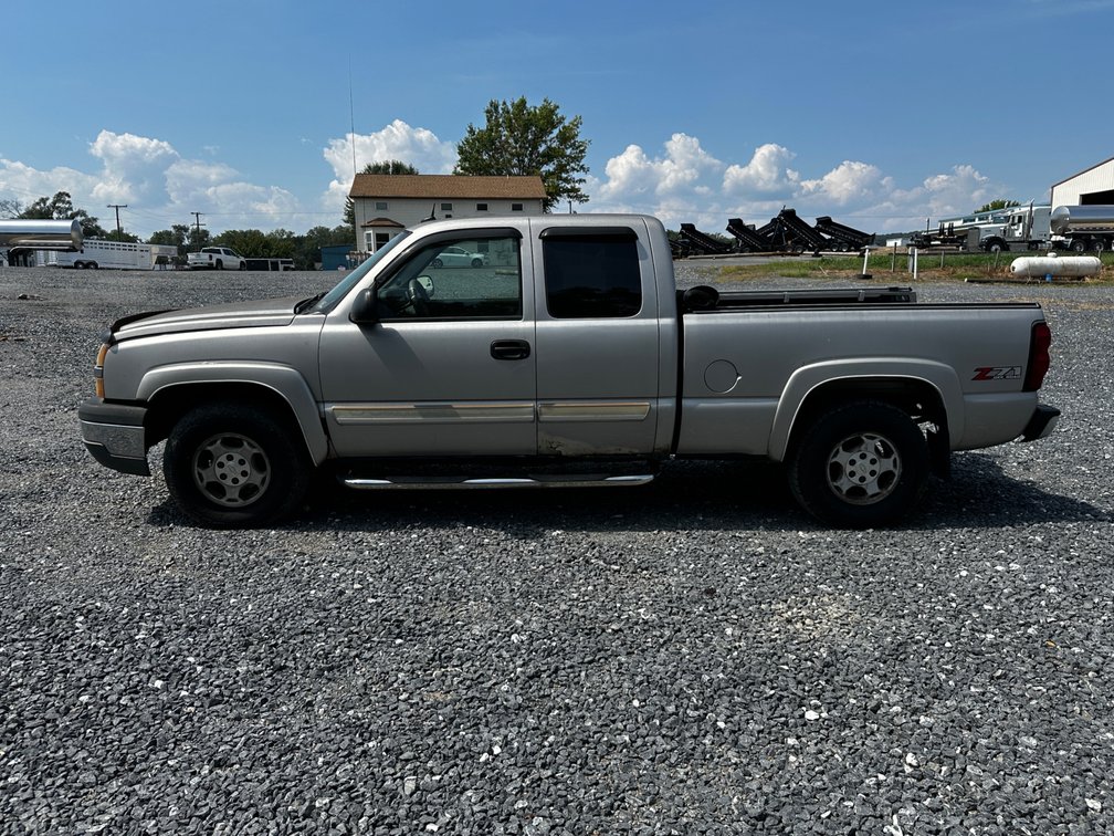 2004 Chevrolet Silverado Pickup Truck