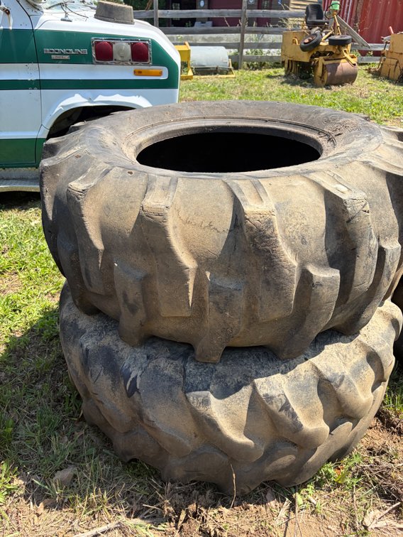 19.5L-24 Tires