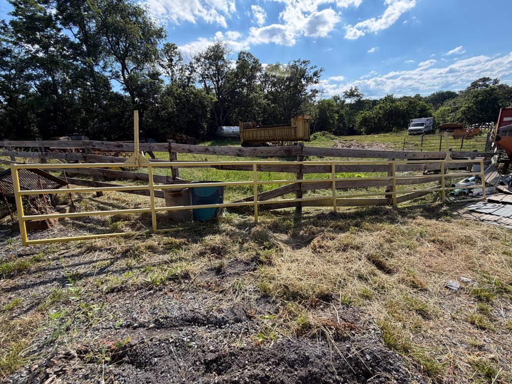 Pipe Corral Fence