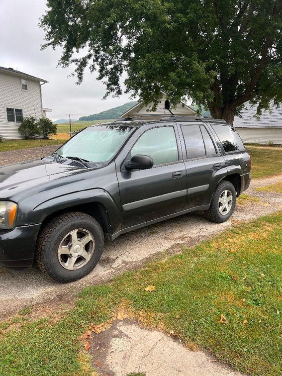 2005 Chevrolet TrailBlazer, VIN # 1GNDT13SX52203220 - Cochrane, WI