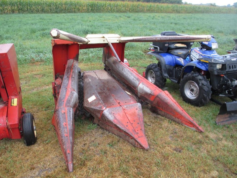 Gehl 3038 2RW Corn Head - Ettrick WI