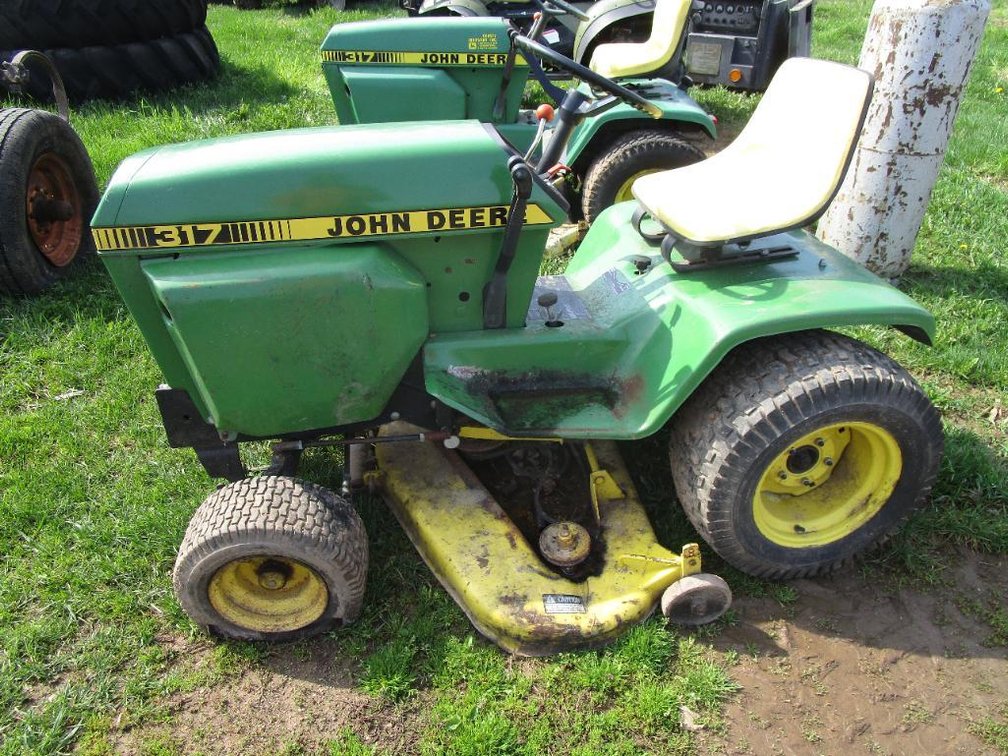 John Deere 317 Lawn Mower