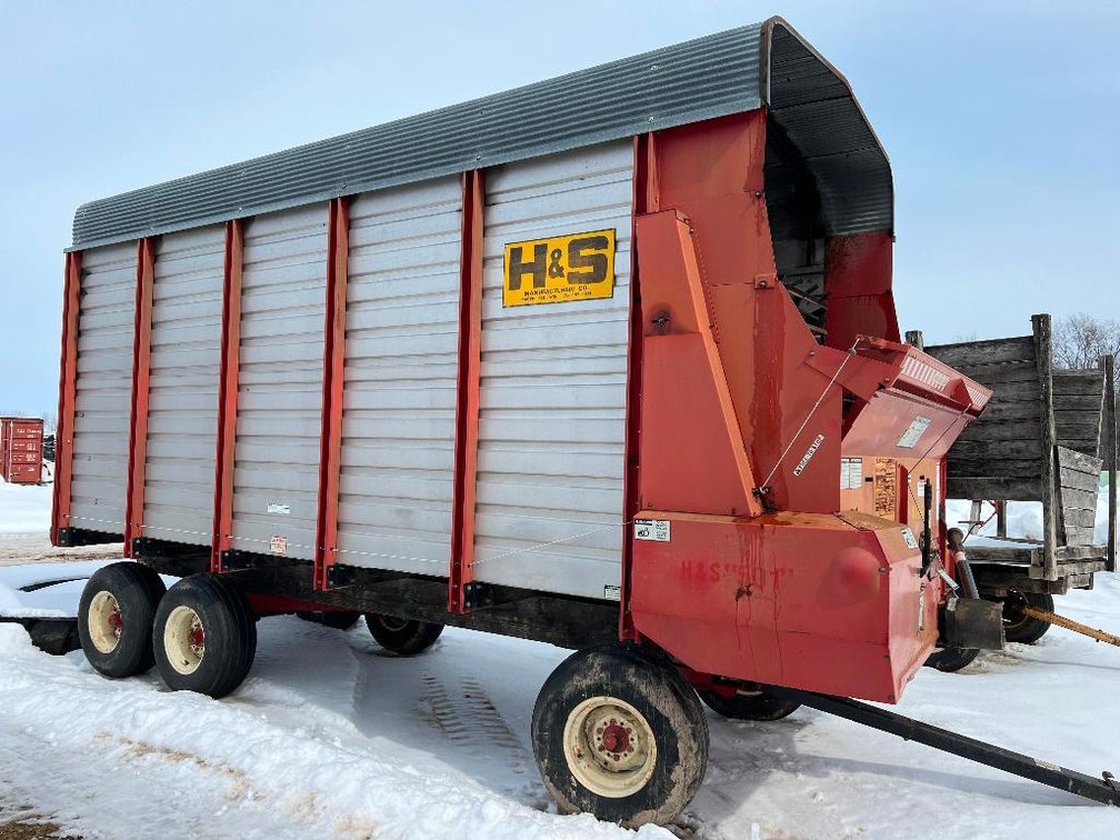 H&S 501 16' Chopper Box - Prairie Farm WI 