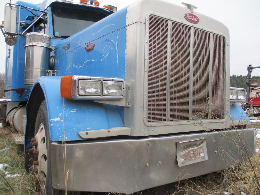 1998 Peterbilt 379 Semi - Osseo, WI