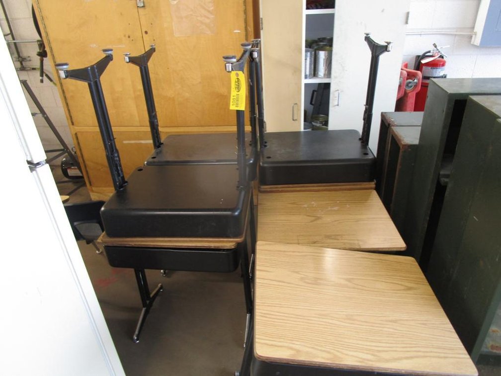 (8) School Desks 