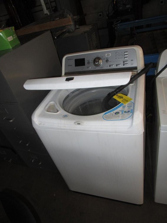 Maytag Commercial Bravos XL Washing Machine