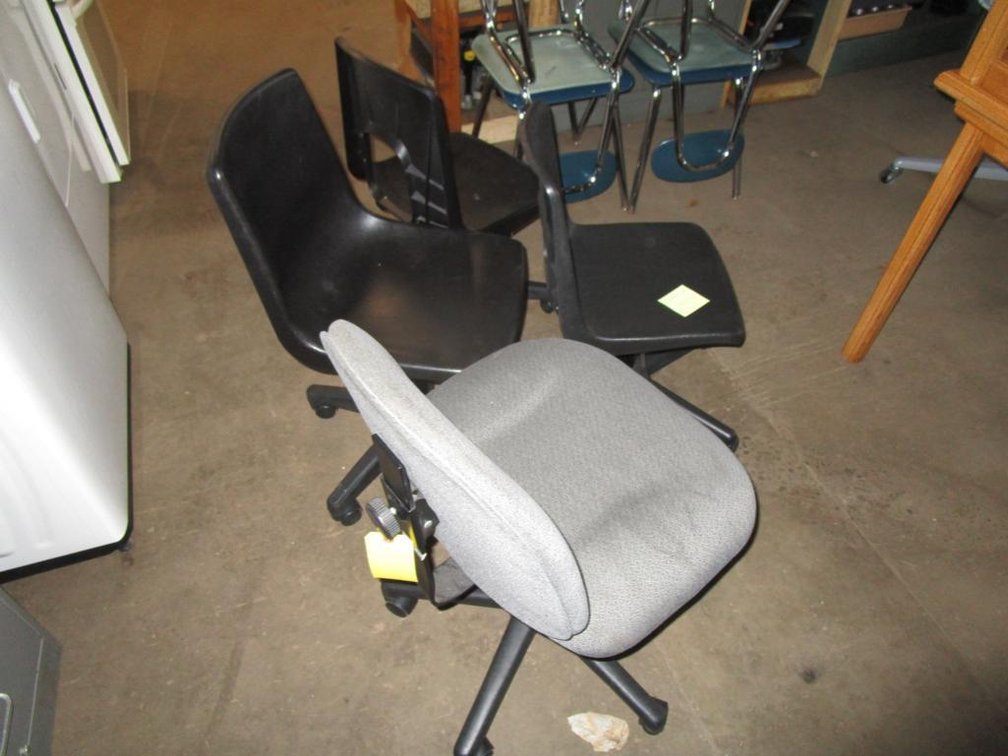 (4) Rolling Chairs 