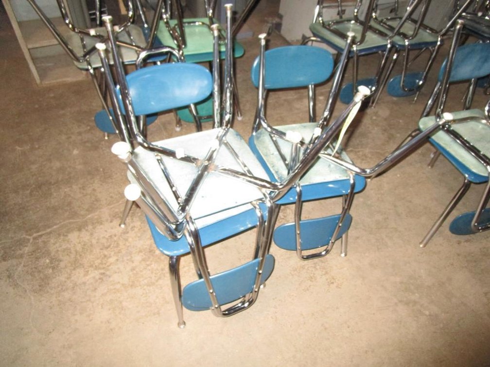 (5) Kids Chairs 