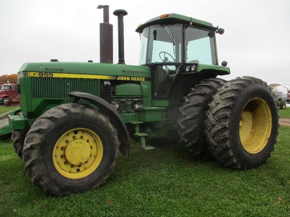 1990 John Deere 4955 MFWD Tractor - Prairie Farm, WI