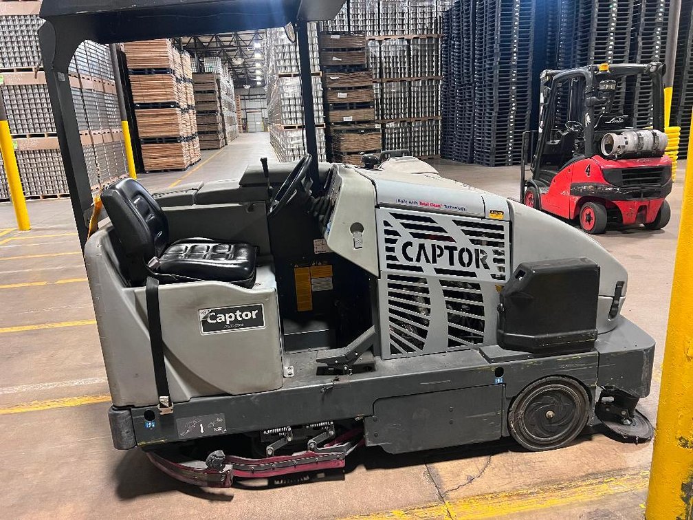 Captor LP Floor Cleaner - Cumberland WI