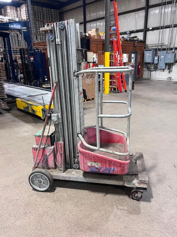Skyjack SJPI 20 Push Around Personal Man Lift - Cumberland WI