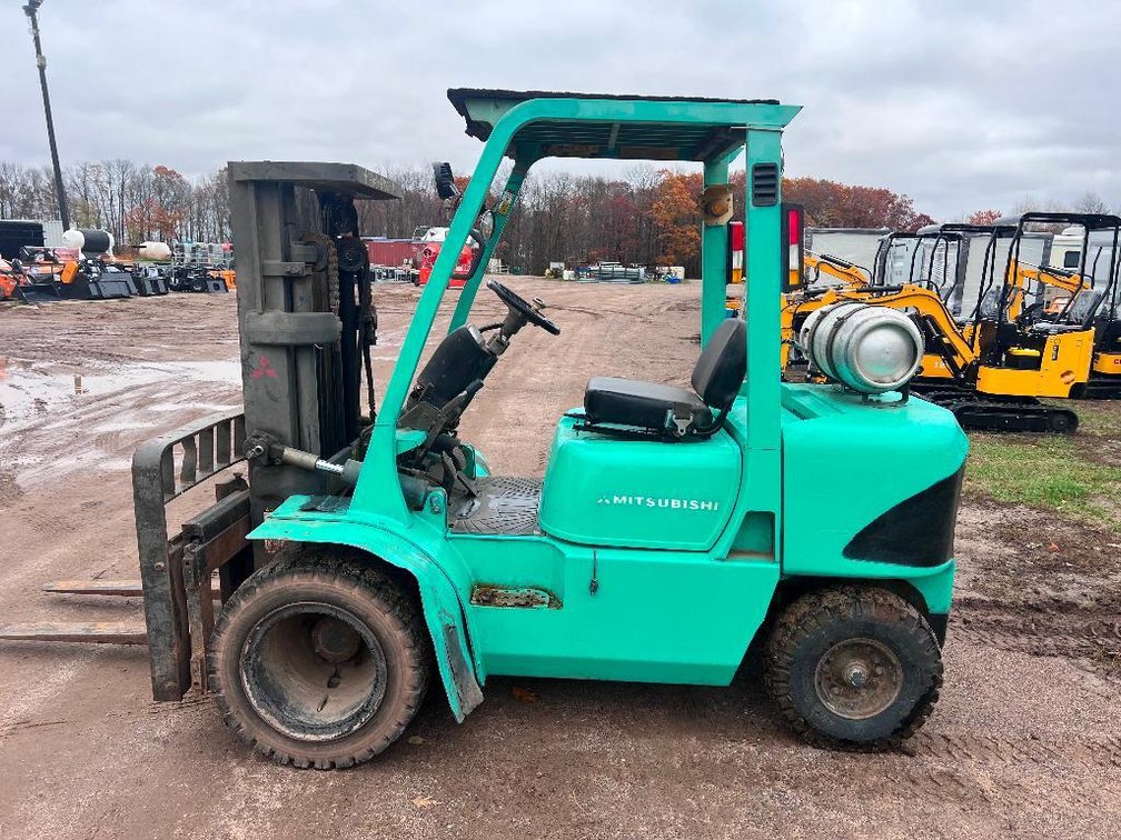Mitsubishi FC30K LP Forklift - Prairie Farm Wi