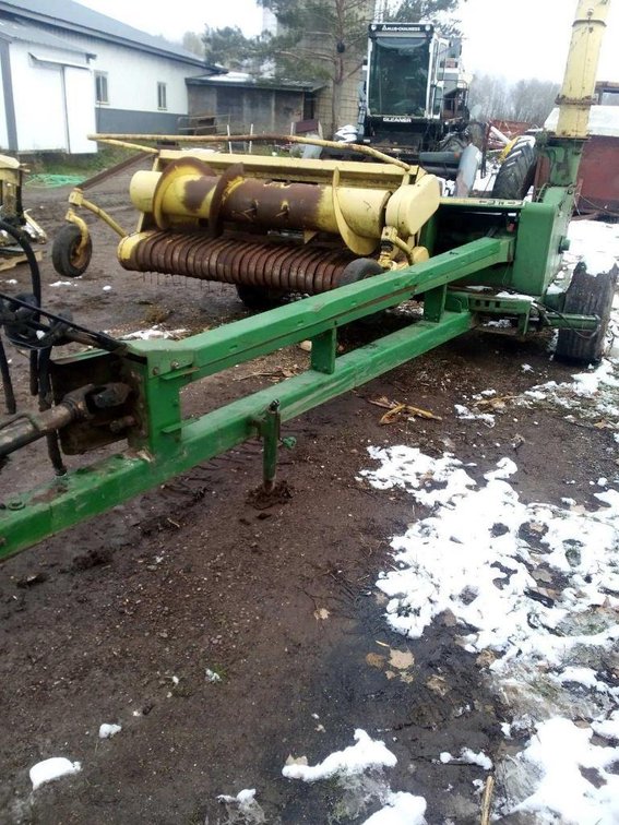 John Deere 3950 Chopper w/ 7' Hay Head - Sheldon, WI