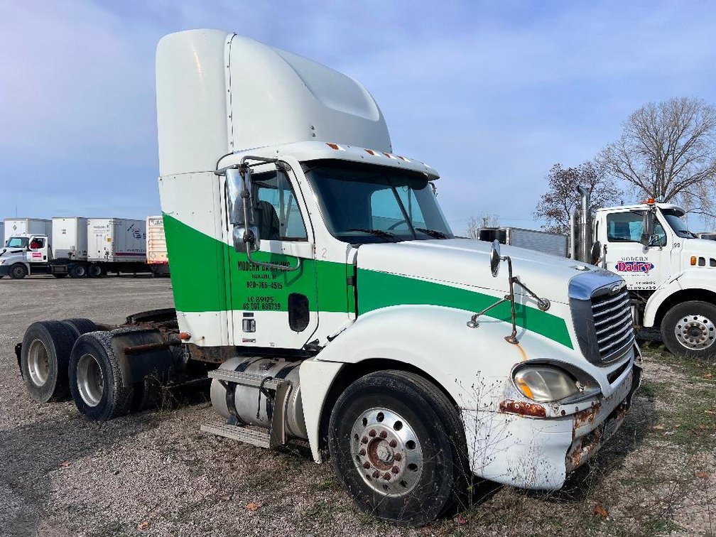 2001 Freightliner Columbia 120 Truck, VIN # 1fuja6a841ph57173 - Kaukauna WI