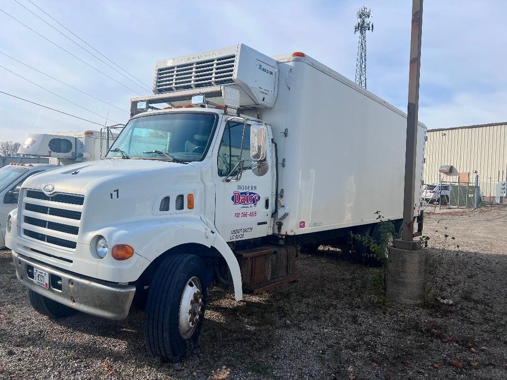 1999 Sterling L7501 Reefer Truck, VIN # 2fzhrjbaxxaa49571 - Kaukauna WI