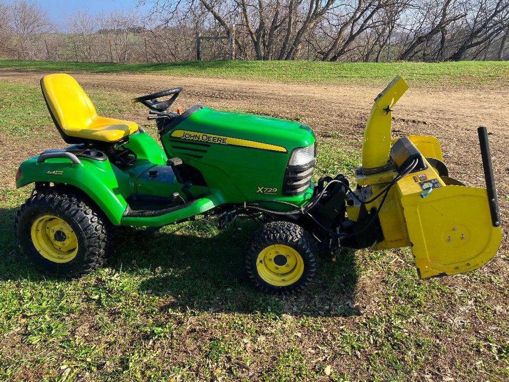John Deere X729 Ultimate Lawn Tractor - Mondovi 