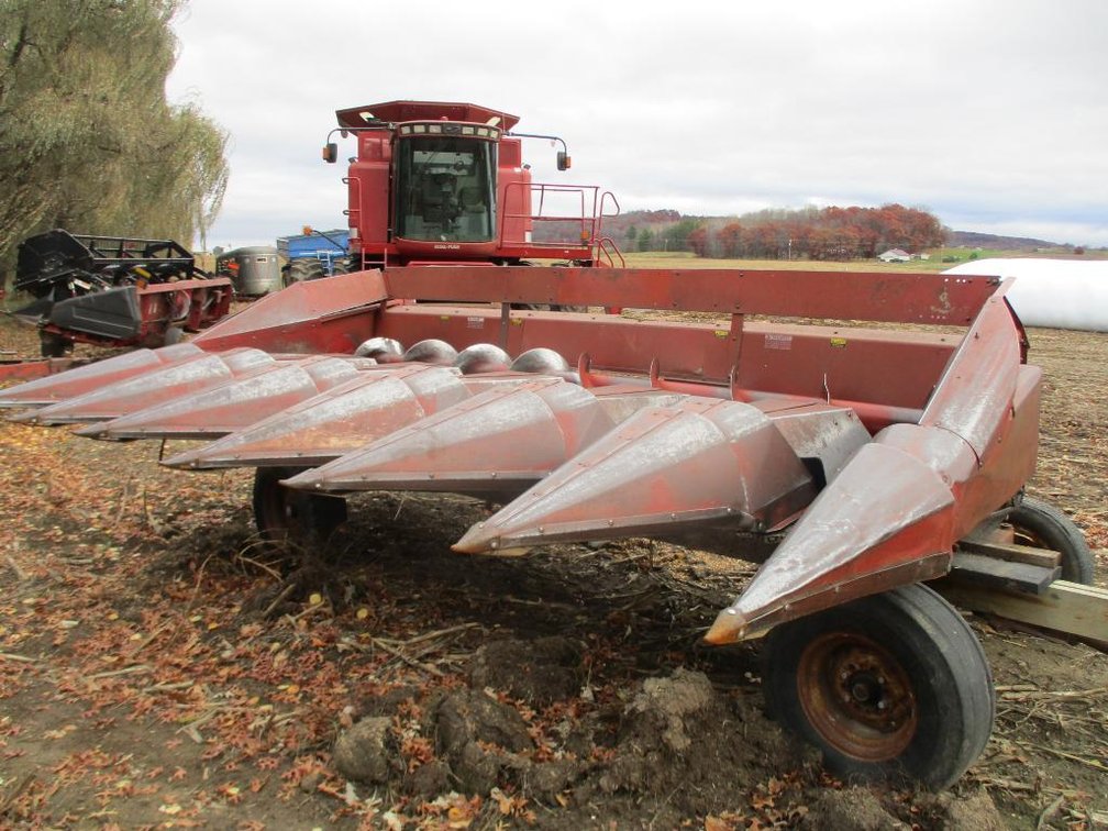 International 863 6 Row Corn Head - Bloomer Wi