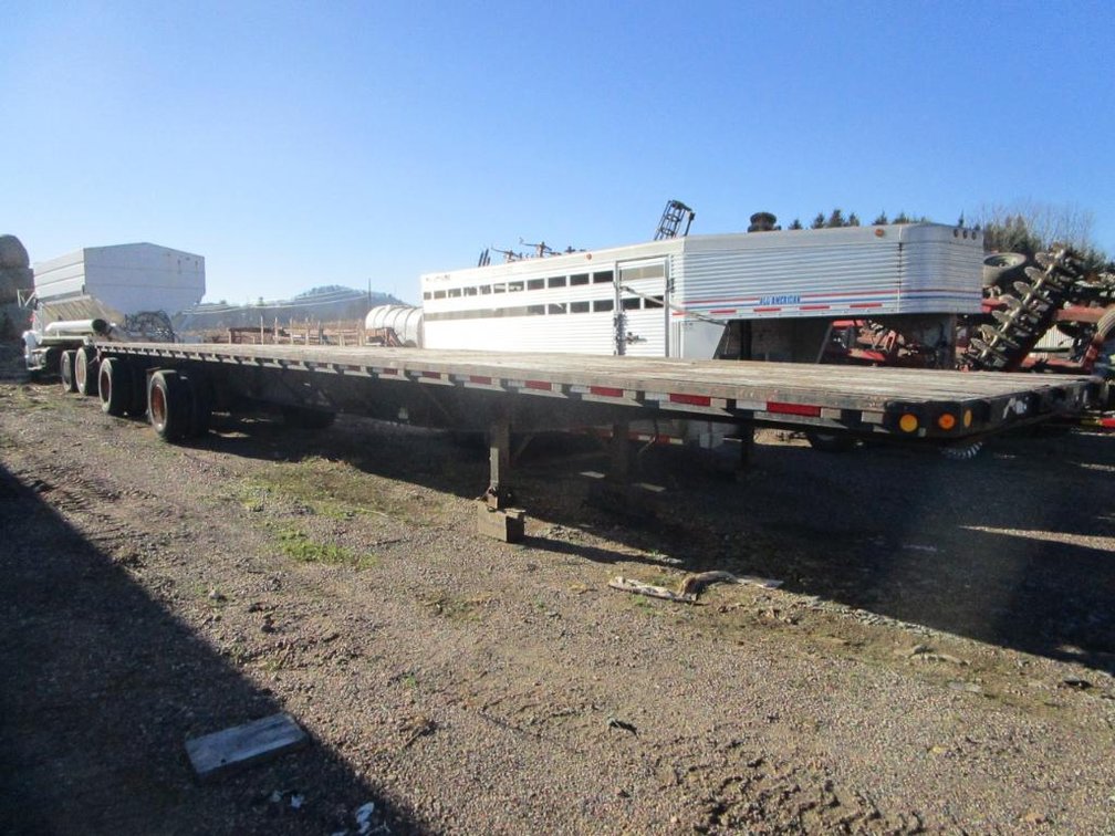 1999 Lufkin  Flatbed Semi Trailer, VIN # 1L01B4820X1142589 - Black River Falls Wi