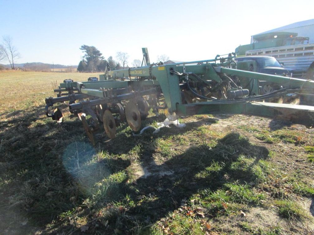 John Deere 2700 Disk Ripper - Alma Center WI