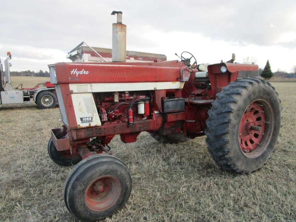 International 1066 Hydro Tractor - Ogdensburg WI