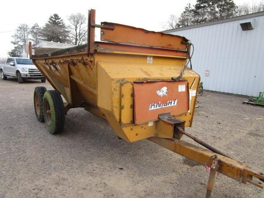 Knight 7716 Spreader - Mondovi, WI