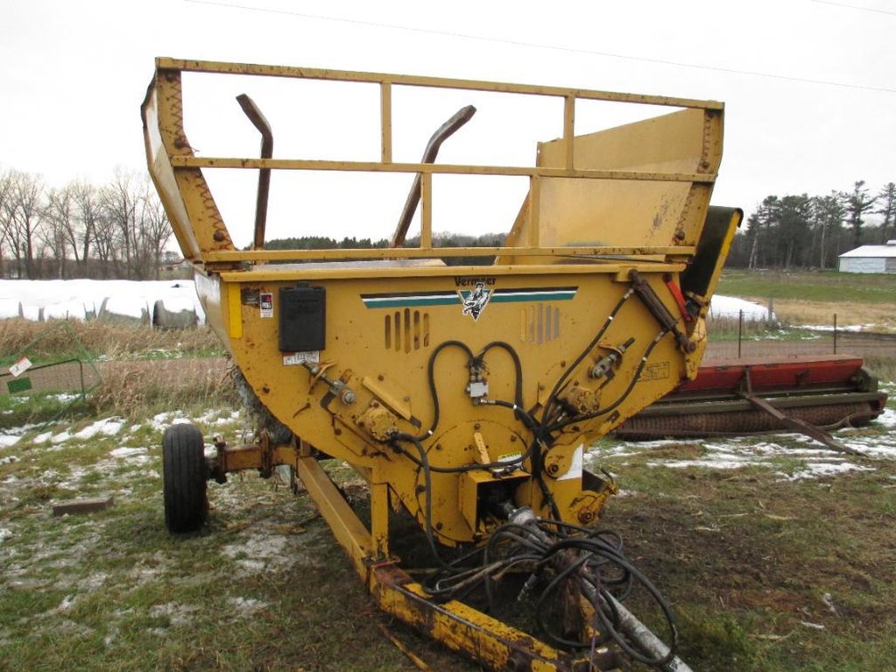 Vermeer BP7000 Round Bale Grinder 