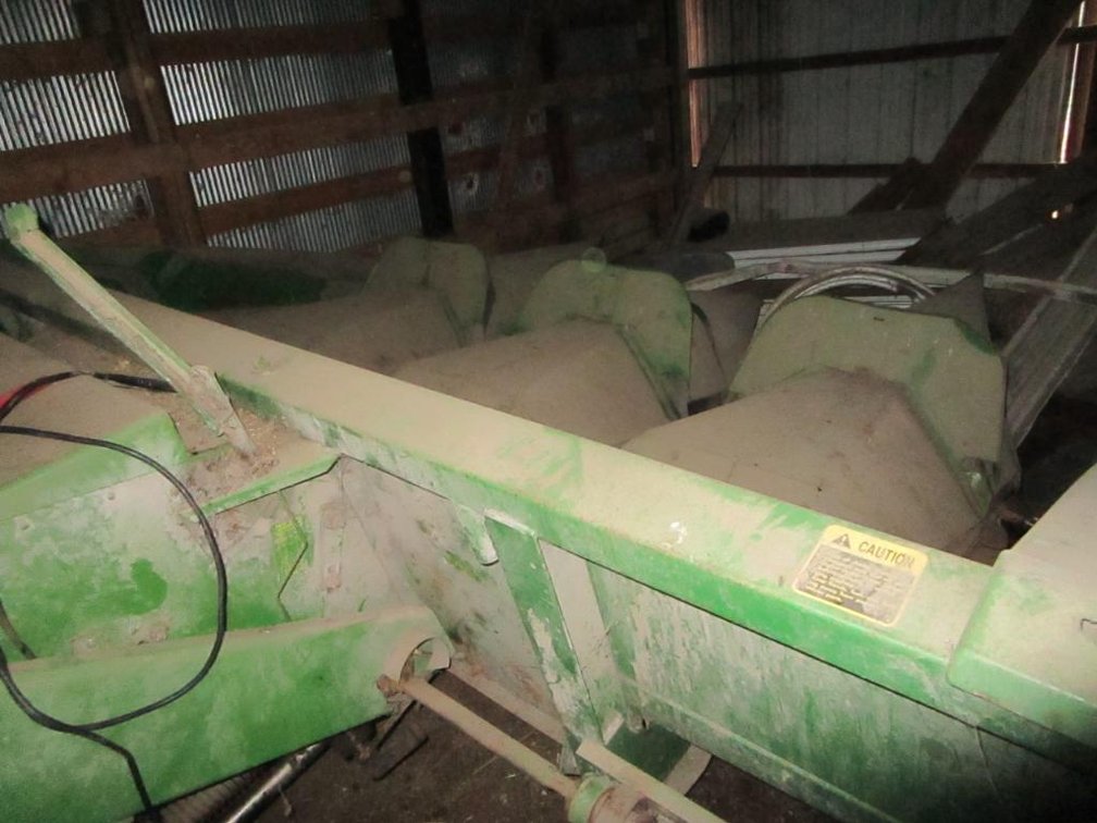 John Deere 444 Corn Head