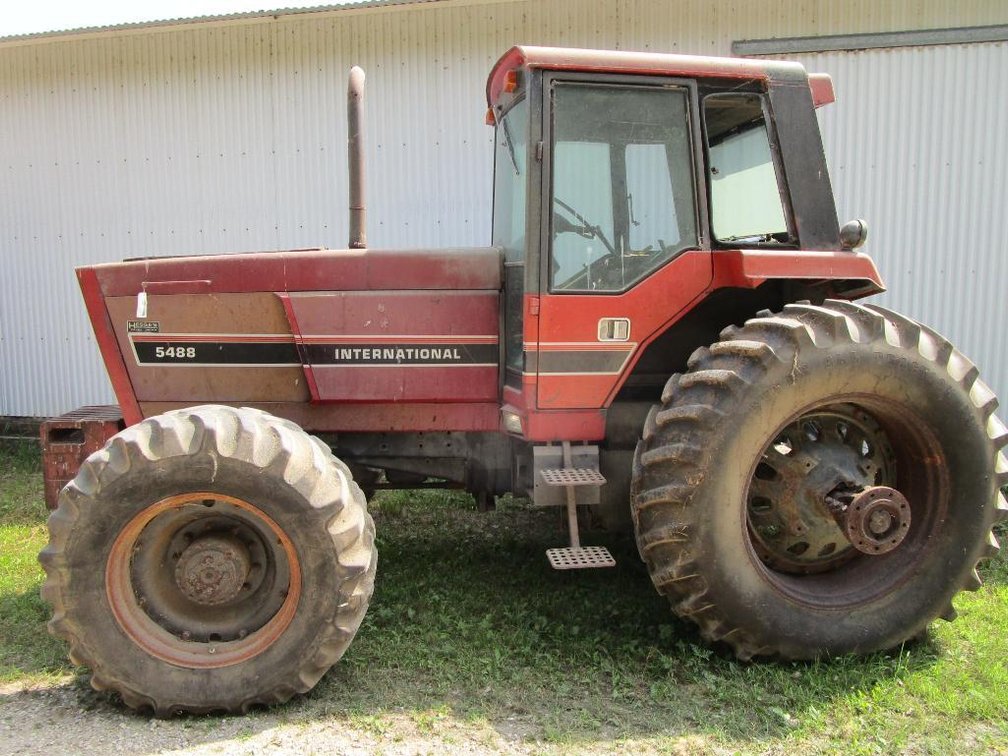 International 5488 MFWD Tractor UPDATED