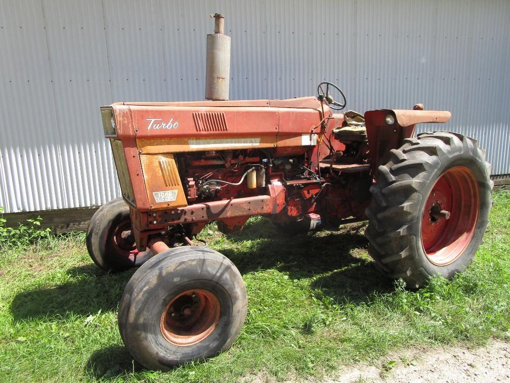 International 1066 Tractor