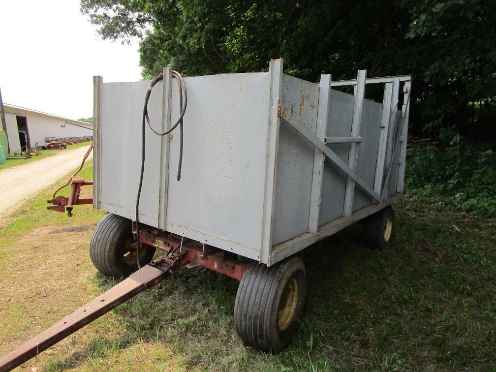 Hydraulic Dump Wagon