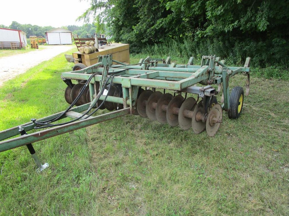 John Deere 1710A Chisel Disk