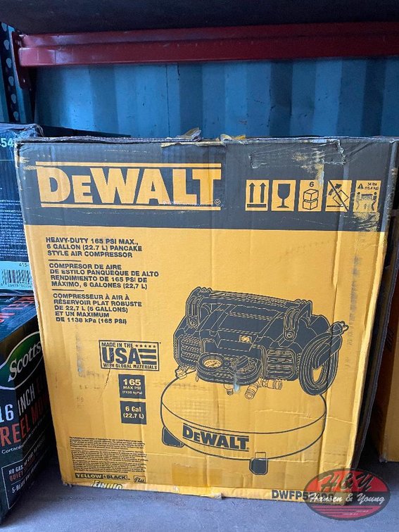 DeWalt Heavy Duty 6gal Pancake Style Air Compressor